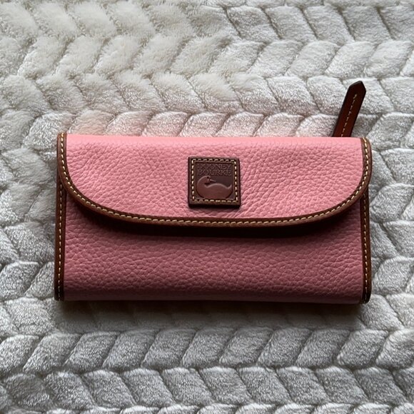 Dooney & Bourke - Pebble Grain Wallet - Geranium - Great Condition! - Picture 2 of 6
